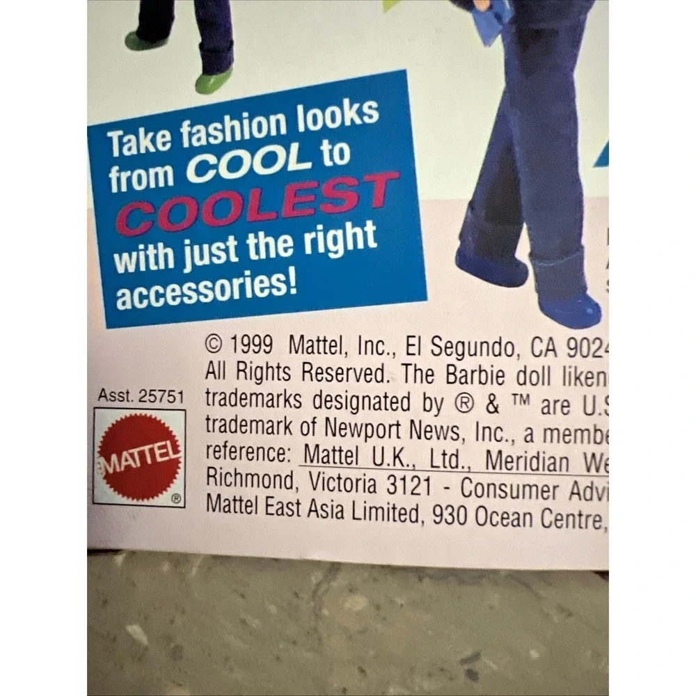 1999 Barbie Fashion Avenue School Rules Accessories